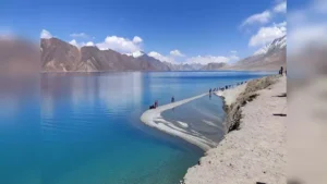 पैंगोंग झील
